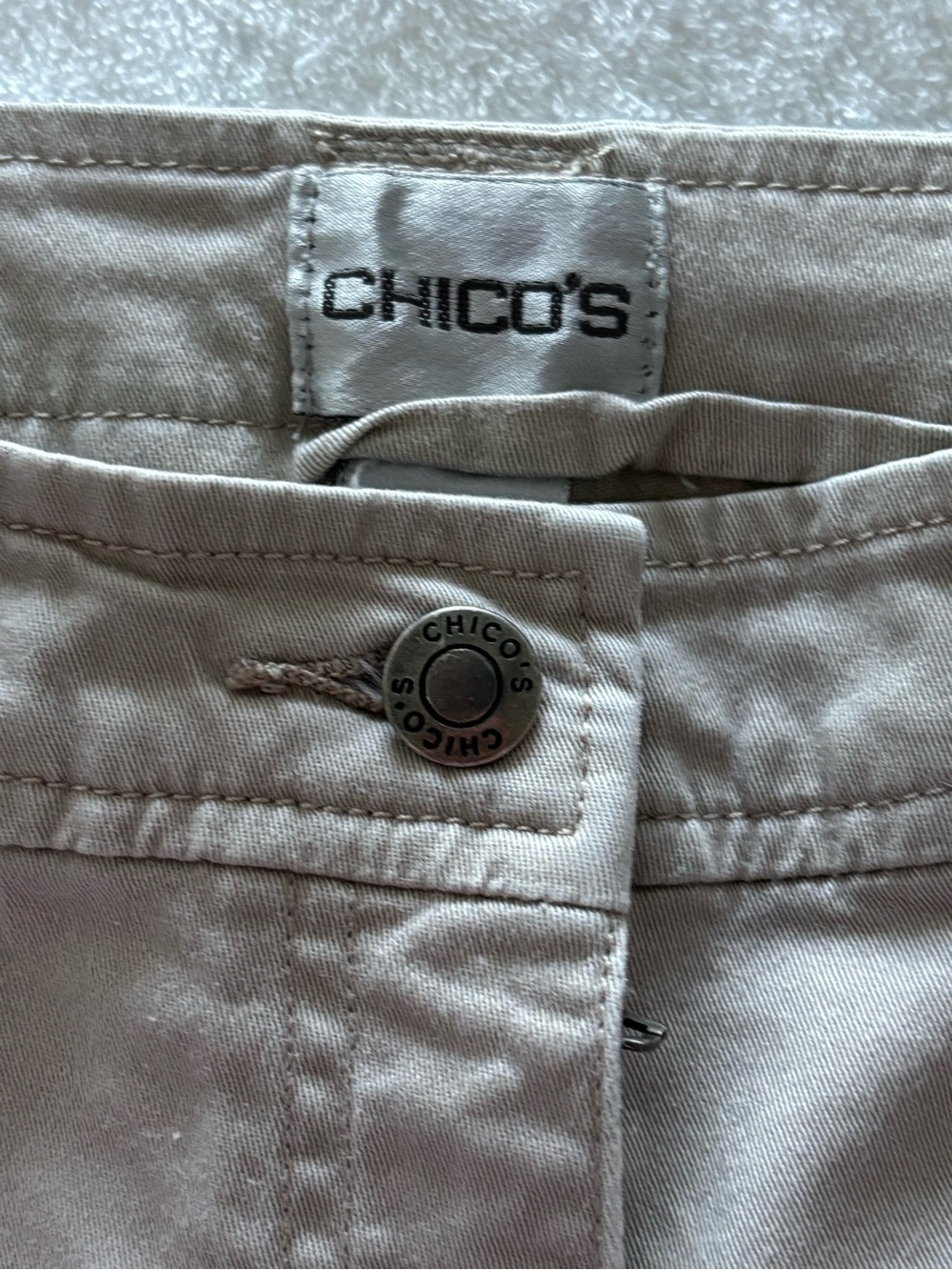 Chicos Woman’s khaki color Casual Knee-Length Shorts. Sz/ 2 - Picture 8 of 10